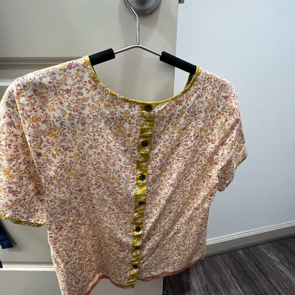 Madewell Button-Back Floral Top - Picture 2 of 5